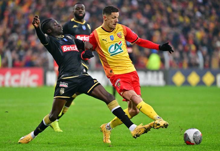 欧冠复仇战！摩纳哥主场死磕热刺：欧联冠军带伤兵能破 8 年魔咒吗？